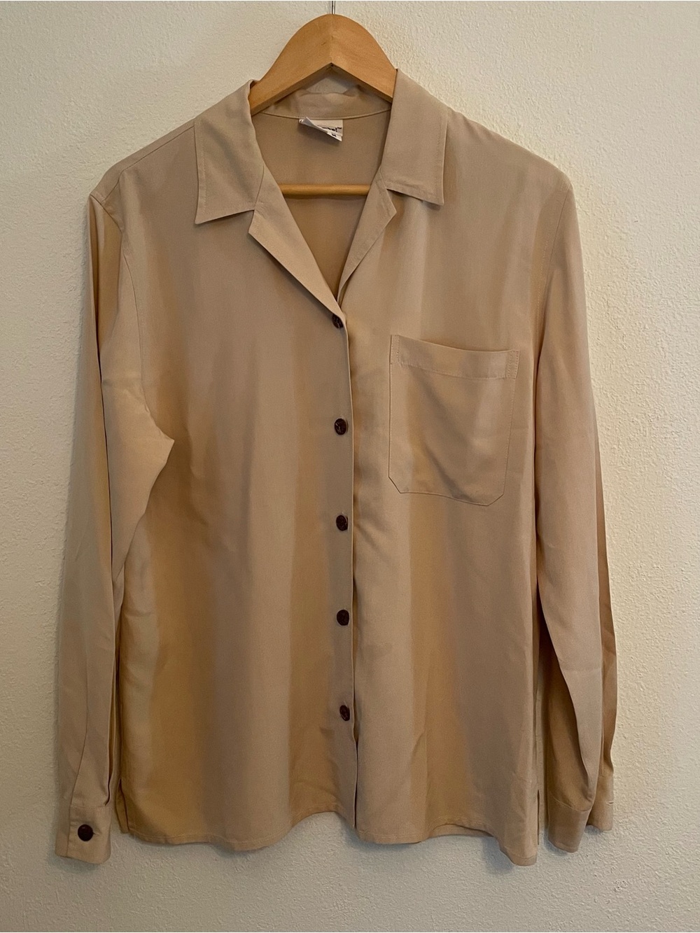 Picante’ Women’s Silk Blouse Med Tan Button Up